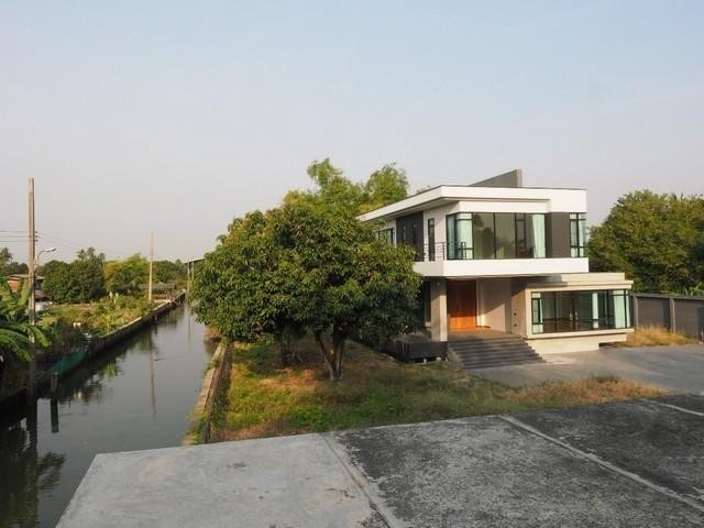 PO312 ด่วน ขาย บ้านเดี่ยว ริมน้ำคลอง  ตลิ่งชัน พร้อมเรือนรับรองริมน้ำ ร่มรื่นบรรยากาศรีสอร์ท บ้านใหม่ไม่เคยอยู่อาศัย