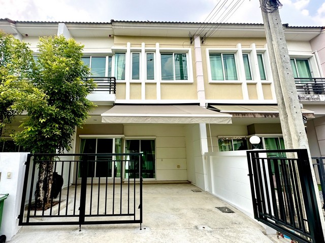 ทาวน์เฮาส์ Vista 180 วิสต้า วันเอทโอ เทพารักษ์-วงแหวนบ้านคุณภาพจาก SC Asset ทำเลดีเยี่ยม ติดถนนใหญ่ แต่เข้าไปแล้วเงียบสงบ บรรยากาศสบาย ล้อมรอบด้วยธรรมชาติ พร้อมสิ่งอำนวยความสะดวกครบครัน  ราคาขาย 3.3 ล้านบาท ถ้าสนใจจริง คุยราคากันได้ค่ะค่าโอน 50/50 สนใจติดต่อ MB/Line: คุณจา 0824422442 / คุณแอ้ 0658122014ทาวน์เฮาส์หลังนี้สภาพสวยมาก เจ้าของเพิ่งรีโนเวทใหม่ ไม่ต้องซ่อมอะไรเพิ่มเติมแล้ว แถม