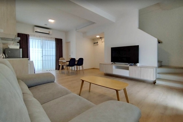 บางนา กม.7 INDY เฟอร์ครบ เดินทางสะดวก ให้เช่าทาวน์เฮ้าส์ 2 ชั้น เมกา 21รว. 129ตรม. MRT ศรีลาซาล 2นอน 3น้ำ 3แอร์