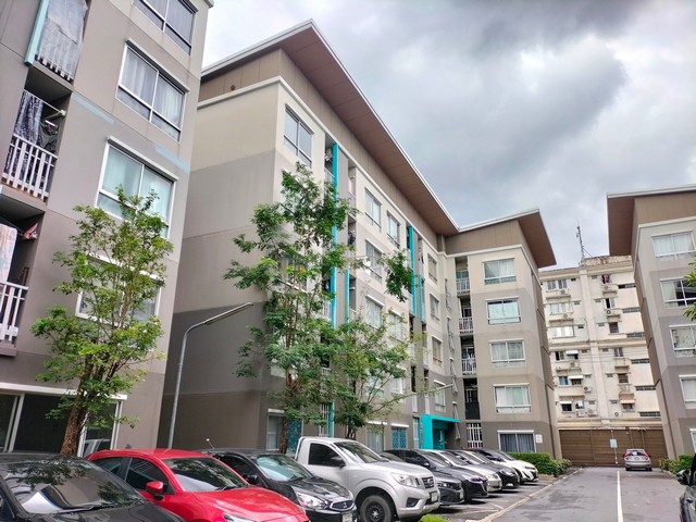 รายละเอียดเพิ่มเติม Code ID : AR 1393  ราคาขาย  1,064,000 บาท- พื้นที่ใช้สอย :   22.36 ต.ร.ม.- จำนวนห้อง :   1 ห้องนอน 1 ห้องน้ำ พิกัดทรัพย์ : https://maps.app.goo.gl/xC9sFpmDqDhv5Ztm7    สถานที่ใกล้เคียง- ใกล้เดอะมอลล์ - ใกล้บางกะปิ, - ใกล้MaxValu, บิ๊กซี, เทสโก้- ใกล้โลตัส และ Foodland สอบถามเพิ่มเติม/นัดชมโทร. 097-419-5982(พลอย)โทร. 096-932-4624(ออมสิน)Line : @panaya (มี@ด้านหน้า)ปรึกษาสินเชื่อฟรี One Stop Service ดูแลตั้งแต่ต้นจนจบบริษัท ปณยาคิดดี จำกัด