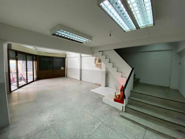 ให้เช่าอาคารพาณิชย์4ชั้น เยาวราช ท่าน้ำราชวงศ์ อนุวงค์ ติดถนน ที่จอดรถ 4 คัน ใกล้ MRT สามยอด