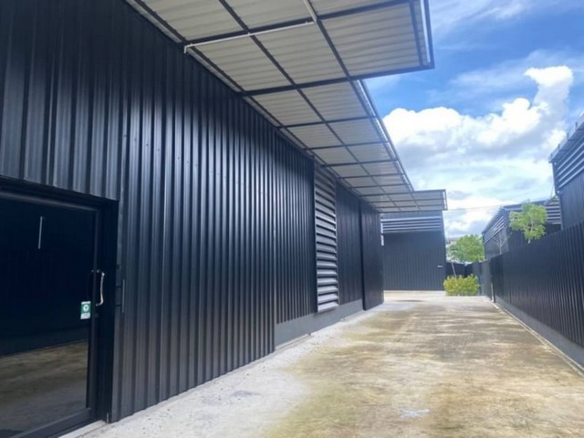 BRA472 ให้เช่าโกดัง ซอยสตรีวิทยา2  ลาดพร้าว71 พื้นที่ 170ตรว. ใกล้เซ็นทรัลอีสวิลล์ให้เช่าโกดัง ซอยสตรีวิทยา2 ถนนลาดพร้าว71 พื้นที่ภายใน280ตรม. ภายนอก200ตรม. รวม 170ตรว. ใกล้เซ็นทรัลอีสวิลล์- โกดังสูง 6 เมตร ทางเข้ากว้าง5เมตร - รถใหญ่เข้าออกได้-ห้องน้ำ2ห้อง-มีเส้นทางเข้า-ออกได้หลายทาง เช่น ถ.ลาดพร้าว  ,ถ. เกษตร-นวมินทร์ ใกล้จุดขึ้น-ลง ทางด่วน สะดวกรวดเร็วในการเดินทางราคา 65,000 บาทต