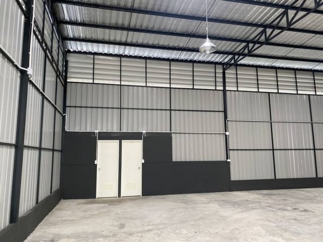 ให้เช่าโกดัง ซอยสตรีวิทยา2  ลาดพร้าว71 พื้นที่ 170ตรว. ใกล้เซ็นทรัลอีสวิลล์