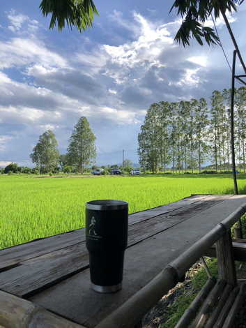 ขายที่ดินพร้อมสิ่งปลูกสร้าง ตำบลนครชุม อ.เมือง จ.กำแพงเพชร (เจ้าของขายเอง)ที่ตั้ง ร้านปลายนา ตำบลนครชุม เมืองกำแพงเพชร 62000พิกัด https://maps.app.goo.gl/pJyA1sAj1ffVY8b59ขนาดพื้นที่ 2 ไร่รายละเอียด ขายที่ดินทำเลดีพร้อมสิ่งปลูกสร้าง ติดถนนคอนกรีต พื้นที่เดิมเคยทำธุรกิจร้านอาหาร (ปัจจุบันเลิกกิจการแล้ว) ที่ดิน ปลูกผลไม้ มะกรูด มะนาว ไผ่ซางและอื่นๆไว้สามารถเก็บผลผลิตใช้งานได้เลย ตอ