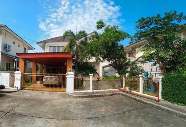 โซนดอยสะเก็ด ขายเพียง 2.8 ล.เท่านั้น 78 ตรว. กาญจน์กนกวิวล์ 1 บ้านเดี่ยว 2 ชั้น ท้ายซอย สงบ ไม่วุ่นวาย บรรยากาศดี พร้อมเข้าอยู่ได้เลย