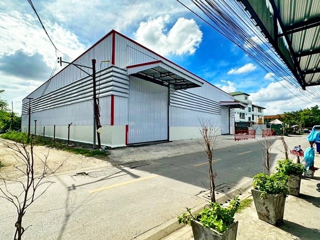 สุขาภิบาล5 สายไหม อเวนิว ให้เช่าโกดัง ออฟฟิศ 200ตรว. 680ตรม. 95,199B-M ไฟฟ้า 3 เฟส 1นอน 3น้ำ จอดรถได้หลายคัน ตลาดวงศกรSukhapiban 5 Sai Mai Avenue warehouse and office for rent 200sq.wa. 680sq.m. 95,199B-M 3 phase electricity 1bed 3bath parking for many cars Wongsakorn Market.ซ.สายไหม70-84 ถนนสุขาภิบาล5 ตำบลลำลูกกา อำเภอลำลูกกา ปทุมธานี 12150- มีออฟฟิศ และ ห้องน้ำในตัว- ความสูงโดยประมาณ 8.6 - 9.6 เมตร- ไฟฟ้า 3 เฟส 15/45- เชื่อมต่อกับ ถ.สายไหม ด้วย- ราคาเช่า 140บ/ตรม./ด1 ห้องนอน1 โกดัง3 ห้องน้ำจอดรถได้�