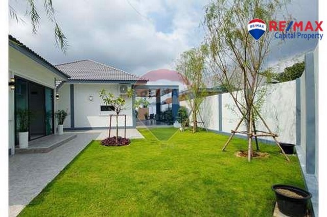 บ้านใหม่ 4 ห้องนอนพร้อมสระว่ายน้ำใกล้ทะเลสาบมาบประชัน