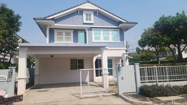  รายละเอียดเพิ่มเติม Code ID : PAP00498  ราคาขาย  6,746,000  บาท- ขนาดพื้นที่ :  67.09 ตร.ว.- พื้นที่ใช้สอย :  172.00 ตร.ม.- จำนวนห้อง :   3 ห้องนอน 3 ห้องน้ำ - ที่จอดรถ :   2 คัน- บ้านหันทางทิศ :  ใต้ พิกัดทรัพย์ :  https://maps.app.goo.gl/2hydbTfKDUxTE3dp9    สถานที่ใกล้เคียง- ใกล้  โรงพยาบาลซีจีเอช สายไหม- ใกล้  สายไหม อเวนิว- ใกล้  บิ๊กซี ฟู้ดเพลส สายไหม 47- ใกล้   ตลาดออเงินสอบถามเพิ่มเติม/นัดชมโทร. 097-419-5982(พลอย)โทร. 096-932-4624(ออมสิน)Line : @panaya (มี@ด้านหน้�