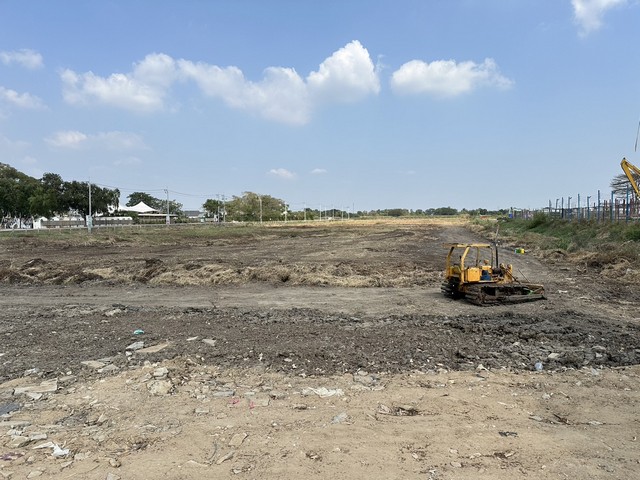 ขายที่ดิน แปลงร่มเกล้า ติดซอย3 ทับ 1  ขนาดพื้นที่ 42 ไร่ 3งาน 26 ตารางวา ที่ดินยังไม่ได้ถม