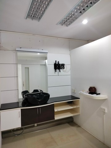 ขายอาคารพาณิชย์ 3 ชั้น 1  คูหา ตำบลหาดใหญ่ อำเภอหาดใหญ่ จังหวัดสงขลา