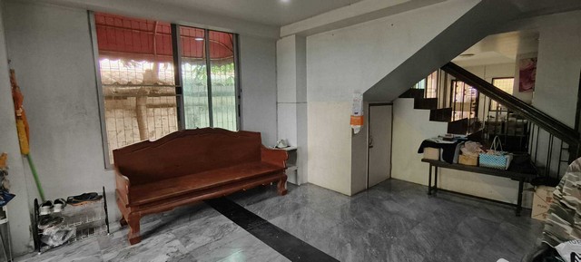 ขายทาวน์เฮ้าส์ 3 ชั้น ซอยลาดพร้าว-วังหิน 80 ถ.ลาดพร้าว-วังหิน แขวงลาดพร้าว เขตลาดพร้าว กรุงเทพฯ