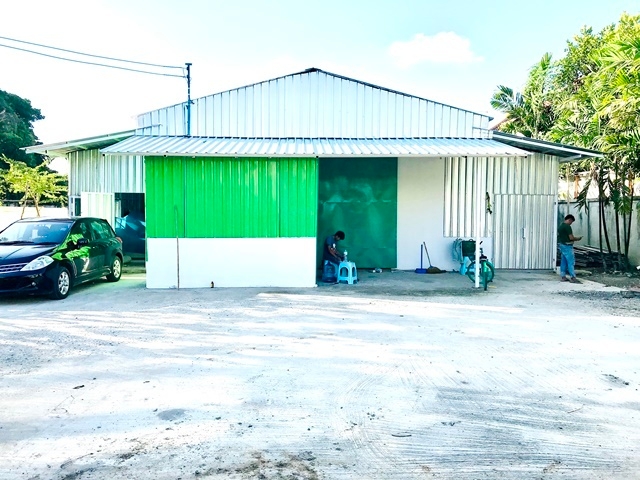 พื้นที่จอดรถ 130ตรว. ให้เช่า อาคาร โกดัง 1 ชั้น เก็บสินค้า ตลาดถนอมมิตร 200ตรม. 1โกดัง 3น้ำ เพลินนารี่มอลล์ ติดถนน
