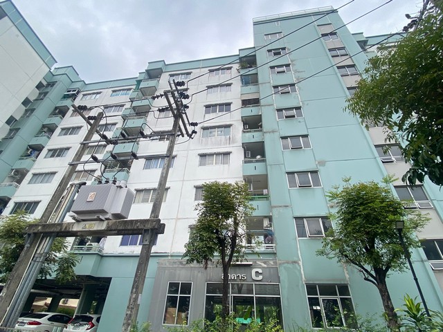  รายละเอียดเพิ่มเติม Code ID : lek2334  ราคาขาย 918,081  บาท- พื้นที่ใช้สอย :    27.57  - ชั้น : 8     - อาคาร : A พิกัดทรัพย์ : https://maps.app.goo.gl/HK7u4NVjy68ggufR6    สถานที่ใกล้เคียง- ใกล้แฮปปี้แลนด์เซ็นเตอร์,เอ็มมาร์คพลาซ่า,เทสโก้ โลตัส บางกะปิ- ใกล้พันธุ์ทิพพลาซ่า,โรงเรียนณัฏฐวุฒิวิทยา - ใกล้โรงเรียนบางกะปิ,โรงเรียนบ้านบางกะปิ,โรงเรียนพิชัยพัฒนา,โรงพยาบาลเวชธานี,โรงพยาบาลวัตว์- ใกล้แฮปปี้แลนด์,สนามกีฬาการเค�