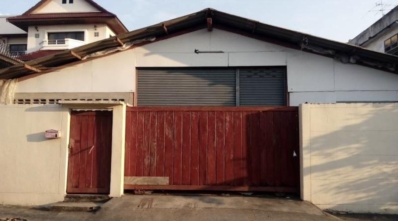 ให้เช่าโกดัง ซ.ลาดพร้าว93 ทะลุออก ซ. ลาดพร้าว101ได้ พื้นที่ใช้สอย 200ตารางเมตร  ขนาด 50ตารางวา 