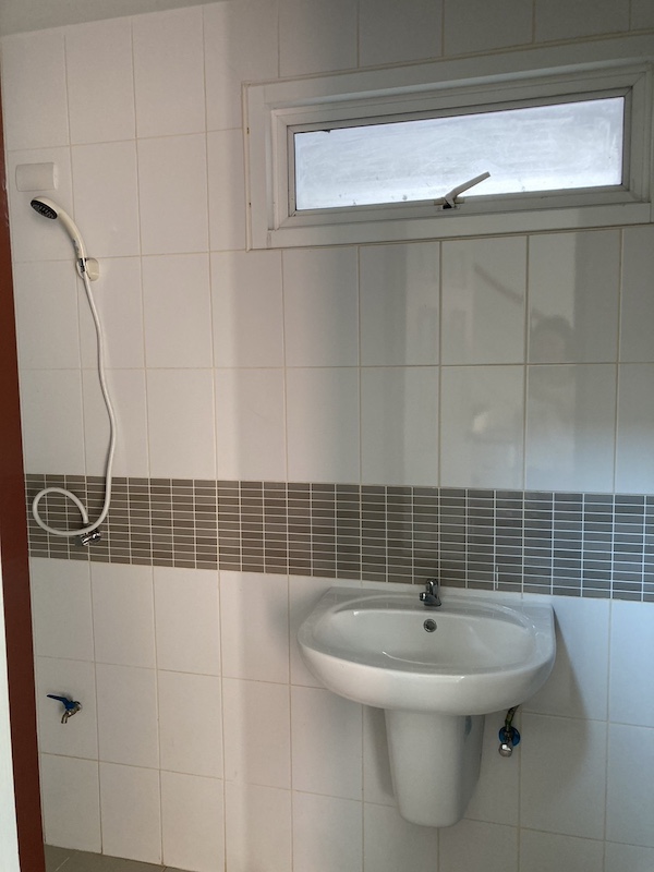 BS789 ขายทาวน์โฮม2ชั้น 3 ห้องนอน 2 ห้องน้ำ สุขาภิบาล5 พื้นที่ใช้สอย 138 -150 ตรม.  ผนังก่อด้วยอิฐมอลเบา ตรงข้ามท็อปส์ เดลี่ สุขาภิบาล5