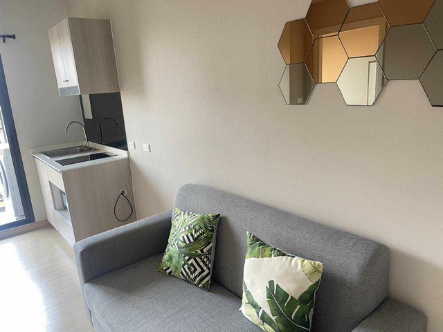 The Tree Onnut Station, clean, private, peaceful, 3rd floor, BTS Onnut.***Service for selling/renting houses, condos and giving advice. If interested, contact at any time***Interested in additional details or pictures or to make an appointment to see the room, contact Ekachai (Aui).T. 089-799-5598Line ID: @auiauiaui001 (add @ in front)-------------------------------------------------- ------------Room type: 1 bedroom, 1 bathroomSize 26 sq m., 3rd floorClean room, beautifully decorated, ready to move in.details-------------------------------------------------- ------------Rental price: 13,000 baht per month-------------------------------------------------- ------------* furniture- wardrobe- Built-in kitchen- Bed with mattress- Sofa-------------------------------------------------- ------------*Facilities worth using- Living Lounge- Salt system swimming pool- Fitness- Relaxation garden-------------------------------------------------- ------------*Nearby important places (Based on inform