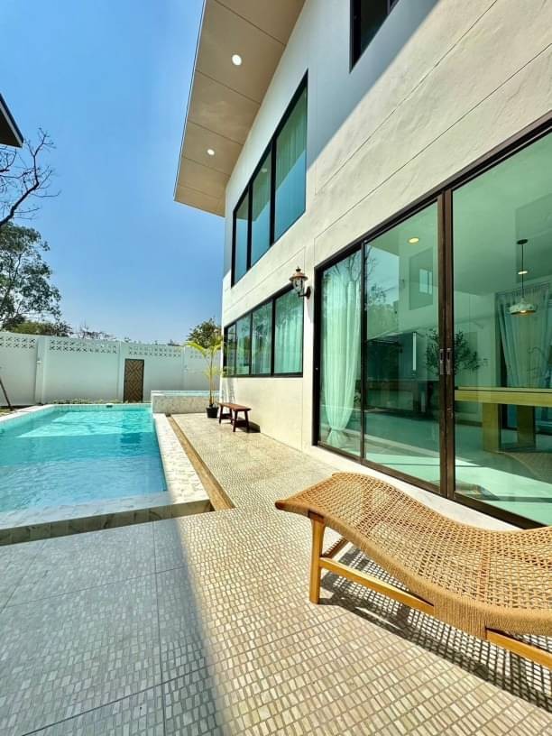 ขาย 13.9 ล้าน บ้านพูลวิลล่า 2 ชั้น 115 ตรว. 8 นอน 9 น้ำ สันปูเลย พร้อมทำธุรกิจ Airbnb ใกล้แหล่งท่องเที่ยว ใกล้สิ่งอำนวยความสะดวกมากมาย