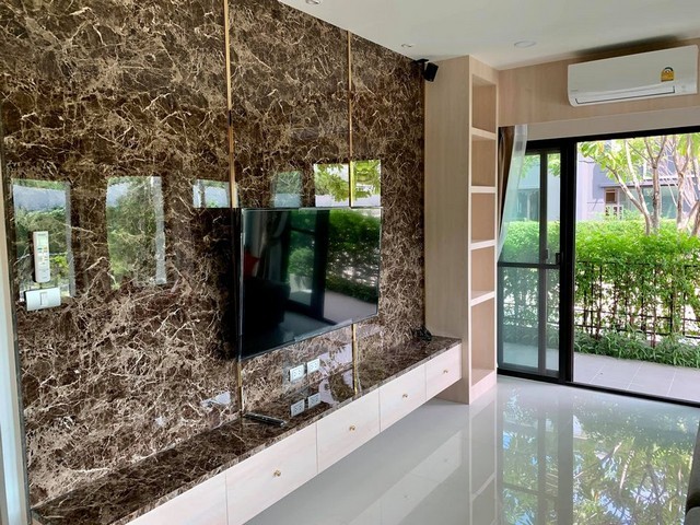 ให้เช่าบ้านเซนโทรบางนา กม.7  ซอยราชวินิต อยู่หลัง Maga Bangna  หลังมุม 75 ตรว. พื้นที่ใช้สอย 450 ตรม.