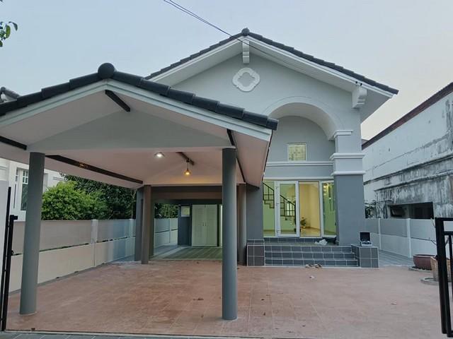 EPL-HS682ขายบ้านเดี่ยว 2 ชั้น หมู่บ้านเมืองทองการ์เด้น ซอยพัฒนาการ 65  เนื้อที่ 67 ตรว. 4 ห้องนอน 3 ห้องน้ำเดินทางสะดวกใกล้ทางด่วน