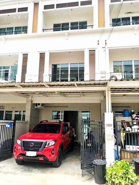 พระราม5 นครอินทร์  วงศ์สว่าง รัชดา 25ตรว.MRTแยกติวานนท์ ให้เช่าทาวน์โฮม 3 ชั้น รักสัตว์  185ตรม. 3นอน รพ.เลอลักษณ์