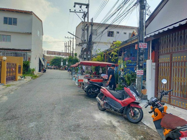 ขายบ้านพัทยา ปากซอยหมู่บ้านนาคภักดี อำเภอบางละมุง จังหวัดชลบุรี