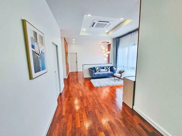 หลังมุม มีสวนรอบบ้าน สุขุมวิท77 ให้เช่าคฤหาสน์สวยหรูมาก 5นอน เฟอร์ครบ เพอร์เฟค 202ตรว. 592ตรม. ใหญ่มาก 5น้ำ 4จอดรถ 6แอร์ สนามบินสุวรรณภูมิ