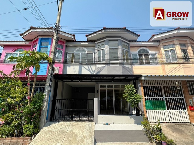 ม.พี.เค.การ์เด้นท์ ประชาอุทิศ90ที่ตั้ง : ประชาอุทิศ90 แขวงทุ่งครุ เขตทุ่งครุ กรุงเทพมหานคร รหัสทรัพย์ : AGT00288ราคาขาย : 1,690,000 บาท รายละเอียด : - ทาวน์เฮ้า 2 ชั้น - บ้านหันหน้าไปทางทิศใต้- เนื้อที่ 18 ตร.ว.- 3 ห้องนอน- 2 ห้องน้ำ- 1 ห้องครัว- 1 ที่จอด***แถมฟรี***- ปั้มน้ำจุดเด่น : - เดินทางสะดวก บ้านรีโนเวทใหม่พร้อมอยู่ ทำหลังคาหน้าบ้านใหม่ ปูกระเบื้องใหม่ ห้องครัวใหม่เคาน์เตอร์ ซิังค์ล้า