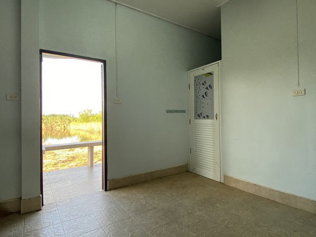 ขายบ้านเดี่ยวชั้นเดียว พร้อมที่ดินริมทะเลสาบสงขลาเนื้อที่ 2-0-41 ไร่