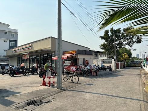 ให้เช่าบ้านเดี่ยว ใกล้สถานีรถไฟฟ้า MRT รัชดา ถ. รัชดาภิเษก 112 ตร.ว. 4 ห้องนอน 3 ห้องน้ำ  ที่จอดรถ6 คัน เหมาะสำหรับทำสำนักงานออฟฟิศ