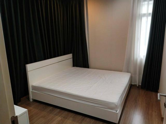 ให้เช่าบ้าน2 ชั้น โครงการ ออร่า รามคำแหง 94 ขนาด 3 ห้องนอน 3 ห้องน้ำ 35 ตร.วา พื้นที่ใช้สอย 154 ตรม. แอร์ 4 เฟอร์ครบ พร้อมอยุ่