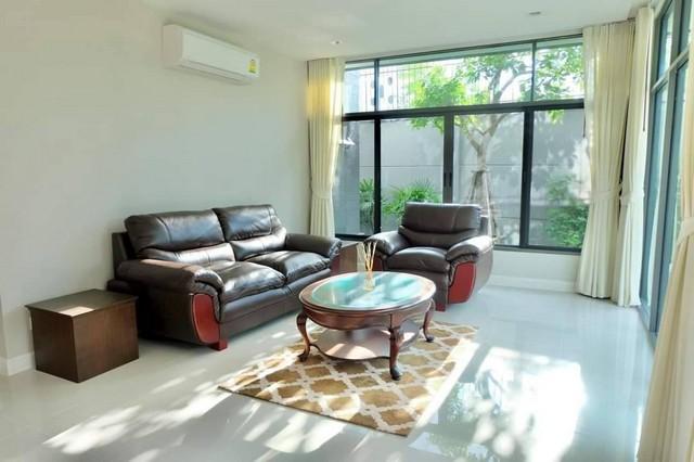 ให้เช่า บ้านเดี่ยว ถนน เฉลิมพระเกียรติ ร. 9 หมู่บ้านเศรษฐสิริ อ่อนนุช-ศรีนครินทร์ 4 ห้องนอน 4 ห้องน้ำ 2.4 ตร.ว 284 ตร.ม. เฟอร์นิเจอร์ครบ