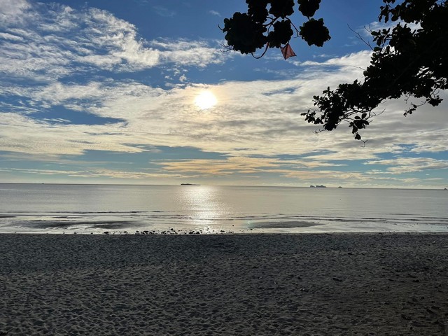 ซื้อทรัพย์โปรพิเศษผ่อนโดยตรงกับเจ้าของได้  ขายที่ใกล้ทะเล ต.สะพลี อ.ปะทิว จ.ชุมพร ราคาคุยได้ สนใจโทรตรง 096-882-1857