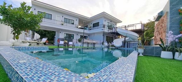 TEL :088-559 5199 คุณเอLine: https://line.me/ti/p/C0eGe0whLXขายบ้านพูลวิลล่า ซอยเขามะกอก ชัยพฤกษ์2ริมทะเลสาบที่สวยงาม และสวนสาธารณะขนาดที่ดิน 116 ตร.ว.พื้นที่ใช้สอย 350 ตร.ม6ห้องนอน 5ห้องน้ำ 1ห้องครัว 1ห้องนั่งเล่นพื้นที่ใช้สอยภายนอก 100 ตรม.สระว่ายน้ำขนาด 4×10 ม. ระบบเกลือ พร้อมอ่างจากุซซี่และน้ำที่จอดรถมีหลังคา 2 คัน และด้านนอก 6 คันเฟอร์นิเจอร์ครบ แอร์ 7 เครื่อง น้ำร้อนน้ำเย็นทุกห้องอ่างอาบน้ำในห้