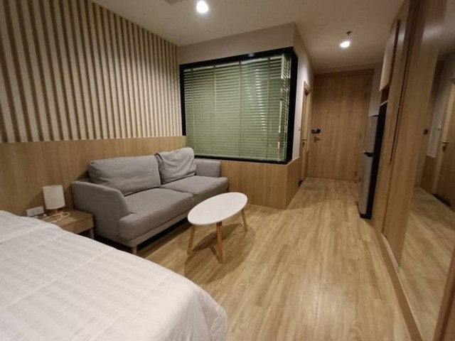 TEL :088-559 5199 คุณเอLine: https://line.me/ti/p/C0eGe0whLXให้เช่าคอนโดลัดดาพลัส ศรีราชา  รายละเอียดห้องชั้น 14 ขนาด 33 ตรม.1 ห้องนอน 1 ห้องน้ำ เฟอร์นิเจอร์บิวท์อินครบเครื่องใช้ไฟฟ้าเงื่อนไขการเช่าห้องขั้นต่ำ 12 เดือนจอดรถฟรี 1 คัน/ห้องไม่อนุญาตให้เลี้ยงสัตว์ค่าน้ำหน่วยละ 35 บาท ค่าไฟตามกรมไฟฟ้าสิ่งอำนวยความสะดวกฟิสเนส สระว่ายน้ำ เจ้าหน้าที่รักษาความปลอดภัย (รปภ)ล๊อบบี้ระบบ Key Cardกล้องวงจรปิด (CCTV