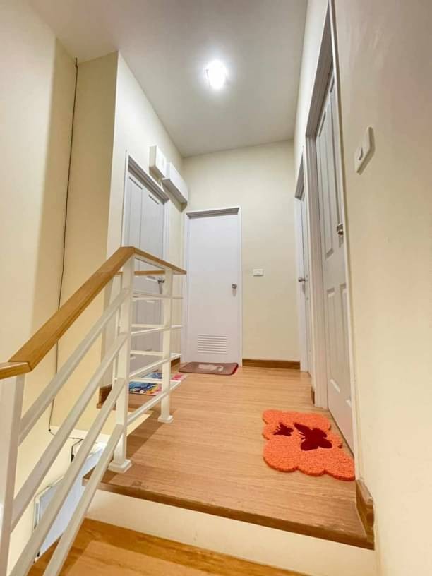 ขายพร้อมผู้เช่า 2.4 ล้าน 17.8 ตรว. ทาวน์โฮม 2 ชั้น ถนนซุปเปอร์ไฮเวย์ อำเภอเมือง สภาพบ้านดีมาก พร้อมเข้าอยู่ได้เลย ไปสนามบิน 17 นาที