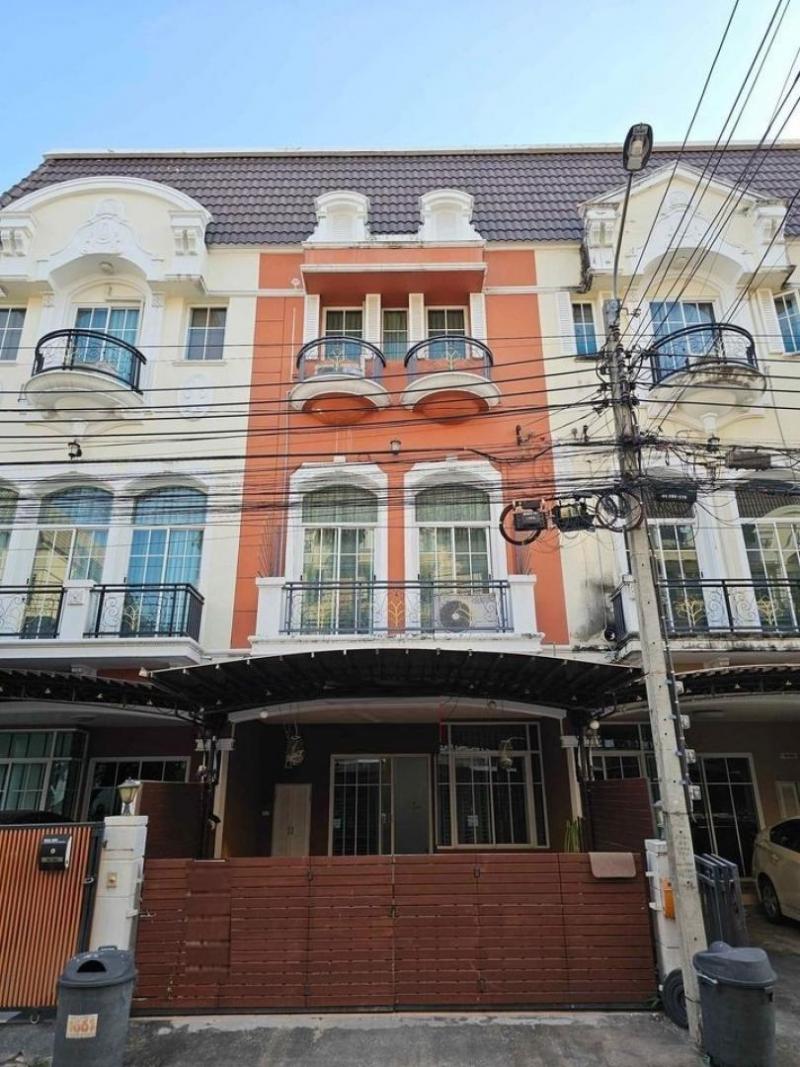 EPL-HR3145 ปล่อยเช่าทาวน์โฮม หมู่บ้านThe Metro Perfect Masterpiece พระราม9 เนื้อที่ 20 ตรว.มี 3 ห้องนอน 4 ห้องน้ํา 184 ตรม.เฟอร์นิเจอร์ครบ