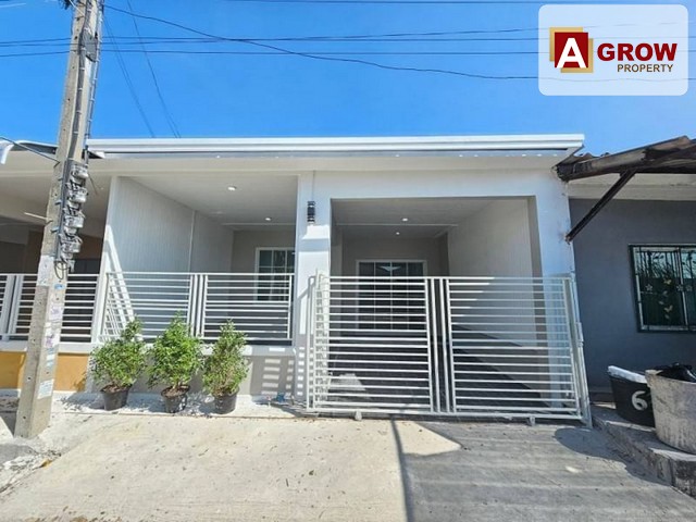 หมู่บ้านพฤกษา3  ซอย98 โซนU รีโนเวทใหม่พร้อมอยู่ที่นตั้ง : ต.บางคูรัด อ.บางบัวทอง จ.นนทบุรี รหัสทรัพย์ : AGT00300ราคา 1,290,000 บาท ***ฟรีโอน***รายละเอียด :- ทาวน์เฮ้าส์ 1  ชั้น - เนื้อทีึ่ 18  ตรว. - 2 ห้องนอน - 1 ห้องน้ำ- 1 ห้องโถงกว้าง - 1 ห้องครัวสวย- 1 จอดรถได้ จุดเด่น : - เดินทางสะดวก - บ้านรีโเวทใหม่พร้อมอยู่ ทำหลังคาหน้าบ้านใหม่พร้อมอยู่ ปูกระเบื้องใหม่ทำสีใหม่ ทำห้องครัวใหม่ เคาน์เตอร์ ซิ้