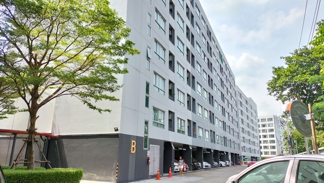   รายละเอียดเพิ่มเติมCode ID : AP 2053  ราคาขาย 2,327,500 บาท- พื้นที่ใช้สอย :    33.81 ตารางเมตร- จำนวนห้อง :   1 ห้องนอน 1 ห้องน้ำ - ชั้น :  3 - อาคาร : 1 พิกัดทรัพย์ : https://maps.app.goo.gl/GvvJGoZxYrgHFtJP9    สถานที่ใกล้เคียง- ใกล้. เมเจอร์เอกมัย : 5.3 กม. สอบถามเพิ่มเติม/นัดชมโทร. 097-419-5982(พลอย)โทร. 096-932-4624(ออมสิน)Line : @panaya (มี@ด้านหน้า)ปรึกษาสินเชื่อฟรี One Stop Service ดูแลตั้งแต่ต้นจนจบบริษัท ปณยาคิดดี จำกัด