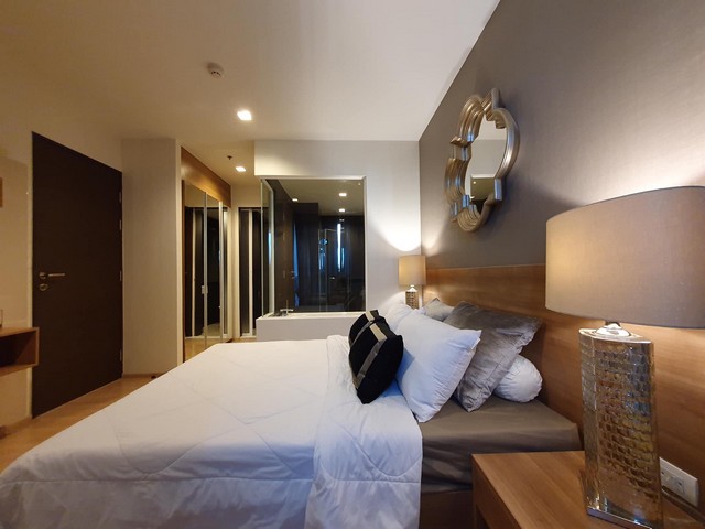 Rhythm Sathorn is private, clean, peaceful, 11th floor, BTS Saphan Taksin.***Service for selling/renting houses, condos and giving advice. If interested, contact at any time***Interested in additional details or pictures or making an appointment to see the room?Contact Ekachai (Aui)T. 089-799-5598Line ID: @auiauiaui001 (add @ in front)-------------------------------------------------- -----------Room type: 1 bedroom, 1 bathroomSize 45 sq m., 11th floor, Building SNew, clean room, beautifully decorated, ready to move in.details-------------------------------------------------- ------------Rental price: 26,000 baht per month-------------------------------------------------- ------------*Nearby important places (Based on information from Google Map)- Asiatique the Riverfront : 2.1 km.- Central Plaza Rama 3: 4.8 km.- Assumption Convent School: 1 km.- Bangkok Christian School: 1.1 km.- Saint Joseph Convent School: 2.7 km.- BNH Hospital: 2.6 km.-----------------------------------------------