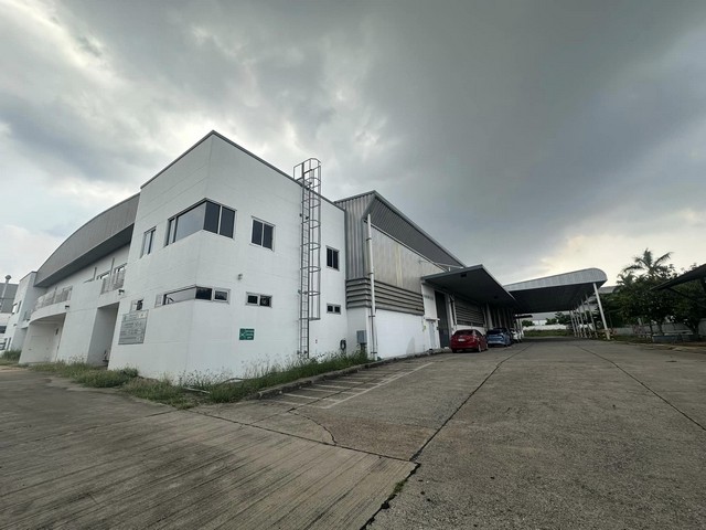 ให้เช่าโรงงานสีม่วงเข้ม นิคม Eastern Seaboard ปลวกแดง ระยอง 