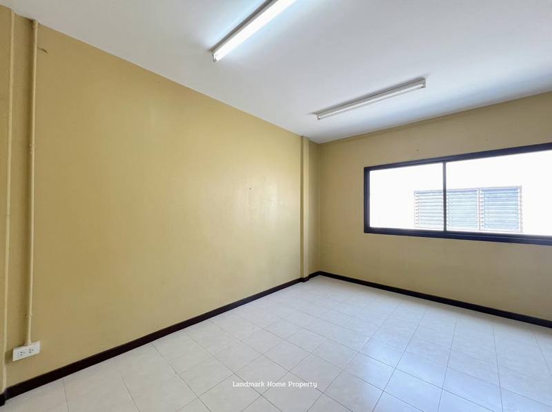 LM24-0044 ขายทาวน์เฮ้าส์ 2 ชั้น ม.ตวงทอง5 สภาพบ้านดีพร้อมอยู่ ขนาด 34 ตรว 3นอน 4น้ำ รีโนเวทใหม่ สไตล์ลอฟ