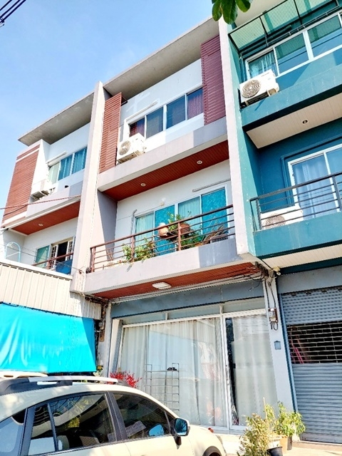 ให้เช่าอาคารพาณิชย์ 3ชั้น หลักสี่ ไอทีสแควร์ รามอินทรา  4นอน  ห้องสวย 25ตรว. 215ตรม. เซ็นทรัล ค้าขาย พักอาศัย กำแพงเพชร6 3น้ำ 2จอดรถ 