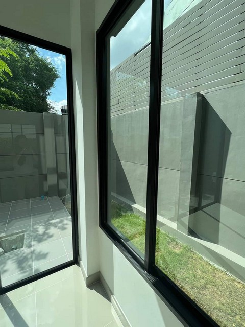 ให้เช่า Home Office 4 ชั้น ใหม่เอี่ยม ใจกลางเอกมัย-รามอินทรา อาคารใหม่ หลังริม ไม่เคยปล่อยเช่า