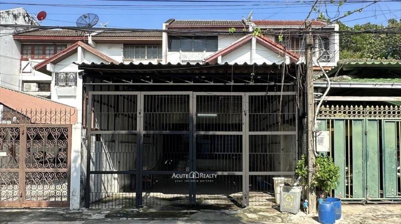 ขายทาวน์เฮาส์ 3 ชั้น ซอยอินทามระ 40 มีที่จอดรถ ทำเลดี พร้อมรีโนเวท 