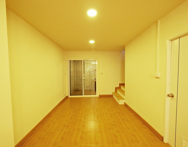 ทาวน์เฮ้าส์ หมู่บ้าน เกษราวิลล์ พระราม5 - บางกรวย ปรับปรุงใหม่ทั้งหลัง ราคาถูก