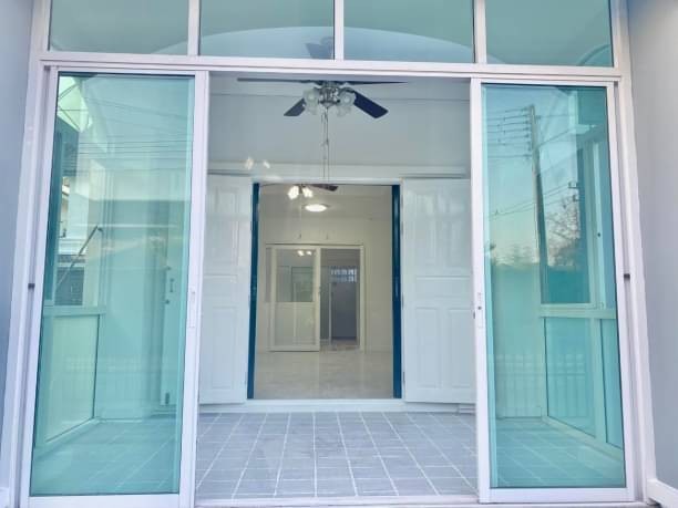 ขาย 4.99 ล้าน 95 ตรว. 4 นอน 3 น้ำ ขายต่ำกว่าราคาประเมิน​ อ.เมือง​ ที่ด้านข้างเหลือสร้างบ้านได้อีก 1 หลัง หรือสระว่ายน้ำก็ได้ค่ะ