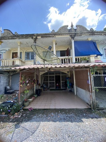 ขายบ้านด่วนราคาไม่แรงราคา 900,000 บาทติดปั้มบางจาก ราชภัฎนครศรีธรรมราชห่างถนน 4 เลนเพียง 70 เมตรบ้าน 2 ชั้น 2 ห้องนอน 2 ห้องน้ำ1 ที่จอดรถกว้าง 4 เมตรลึก 18 เมตรเนื้อที่ 0-0-18 ไร่ รอบแปลงทีดินเป็นถนนสาธารณะ สถานที่ใกล้เคียงปั้มน้ำมันบางจาก ราชภัฎนครศรีธรรมราชมหาวิทยาลัยราชภัฎนครศรีธรรมราช3 แยกบ้านตาล ไป อ.ลานสกาพิกัด https://maps.app.goo.gl/jJ9HPkf59mEPtryF8❤️เพราะเราจะขายให้คุณ❤️สนใจติดต่อสอ