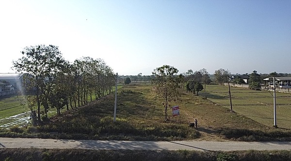  M8282ที่ดินผืนสวย เส้นสันกำแพงสายใหม่ เดินทางสะดวกพื้นที่ถมสูงติดถนน และ คลองชลประทานเดินทางเข้ามาจากถนนสายหลักเพียง 200 เมตร หน้ากว้างติดถนน 20 เมตร ลึก 150 เมตรที่ดินแบ่งเขตชัดเจนพื้นที่ 6ไร่ 1งาน 80 ตร.วราคา ตร.ว ละ 15,000 บาทราคารวม 38,700,000 บาท https://youtu.be/lzMiM6JRPcM สนใจติดต่อTel. 0839624144 คุณเฟียทส์ ภิรณ์วรกุลLineID : https://line.me/ti/p/wvKARA23dz