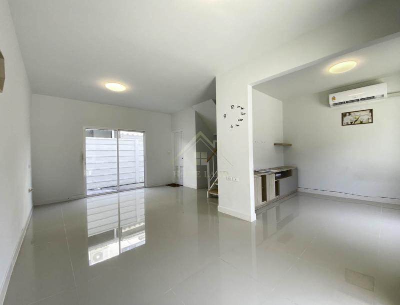 เช่า ทาวน์โฮม 2 ชั้น หมู่บ้าน อารียา เดอะคัลเลอร์ส วงแหวน - ราชพฤกษ์ เฟส 2