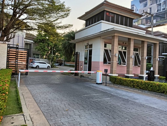 ขายด่วน บ้านเดี่ยว แกรนด์ บางกอก บูเลอวาร์ด รามอินทรา เกษตรนวมินทร์ บิ้วอินทั้งหลัง 